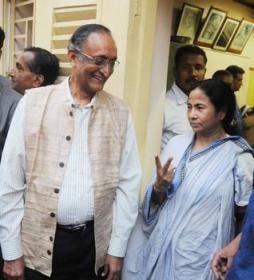 Land not an issue for investing in Bengal: Industry Minister Dr Amit Mitra Land not an issue for investing in Bengal: Industry Minister Dr Amit Mitra