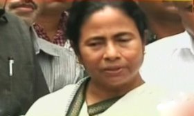Chief Minister meets FM in New Delhi, requests subsidy on fertilizer. Discuss condition of National Highways