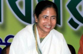 Time has come for Poriborton in Maldah: Trinamool Chairperson at Farakka Time has come for Poriborton in Maldah: Trinamool Chairperson at Farakka