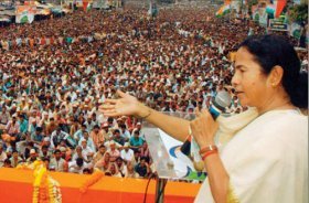 Hon’ble Minister of Railways Ms. Mamata Banerjee During Her Speech Hon’ble Minister of Railways Ms. Mamata Banerjee During Her Speech