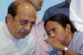 Trinamool stresses on Maa, Mati, Manush on 2012-13 Railway Budget Trinamool stresses on Maa, Mati, Manush on 2012-13 Railway Budget