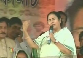 CM announces packages for Purulia; warns Maoists to stop bloodshed CM announces packages for Purulia; warns Maoists to stop bloodshed