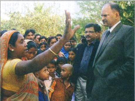 Election Commission observers visit trouble spots Election Commission observers visit trouble spots