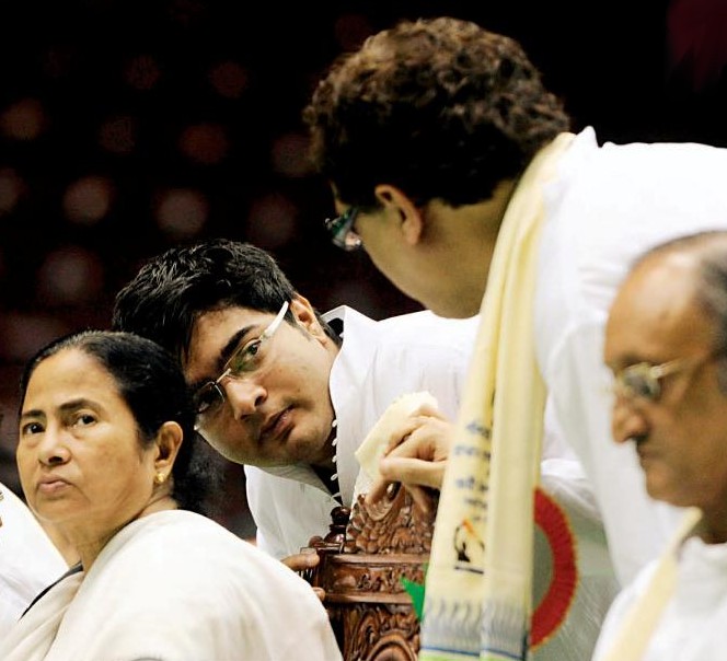 Trinamool leads Bengal politicians on social media