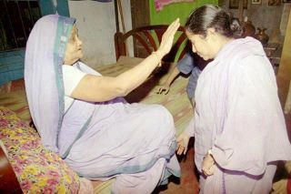 Trying moments in life fails to deter Ms. Mamata Banerjee from carrying out her responsibilities, place duties over emotions Trying moments in life fails to deter Ms. Mamata Banerjee from carrying out her responsibilities, place duties over emotions