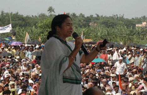 Mamata visits Singur to observe ‘Shahid Divas’ Mamata visits Singur to observe ‘Shahid Divas’