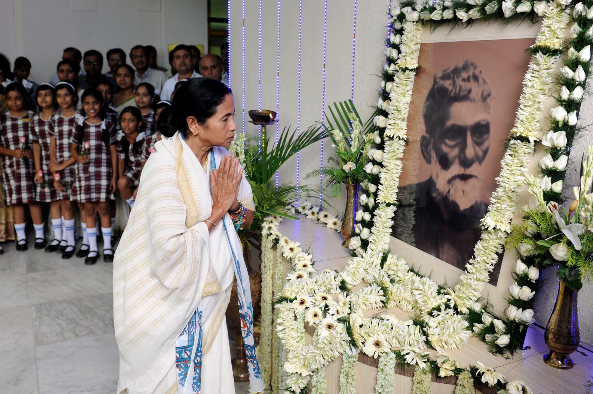 CM pays tribute to Acharya Prafulla Chandra Roy at Writers’ on his birth anniversary CM pays tribute to Acharya Prafulla Chandra Roy at Writers’ on his birth anniversary