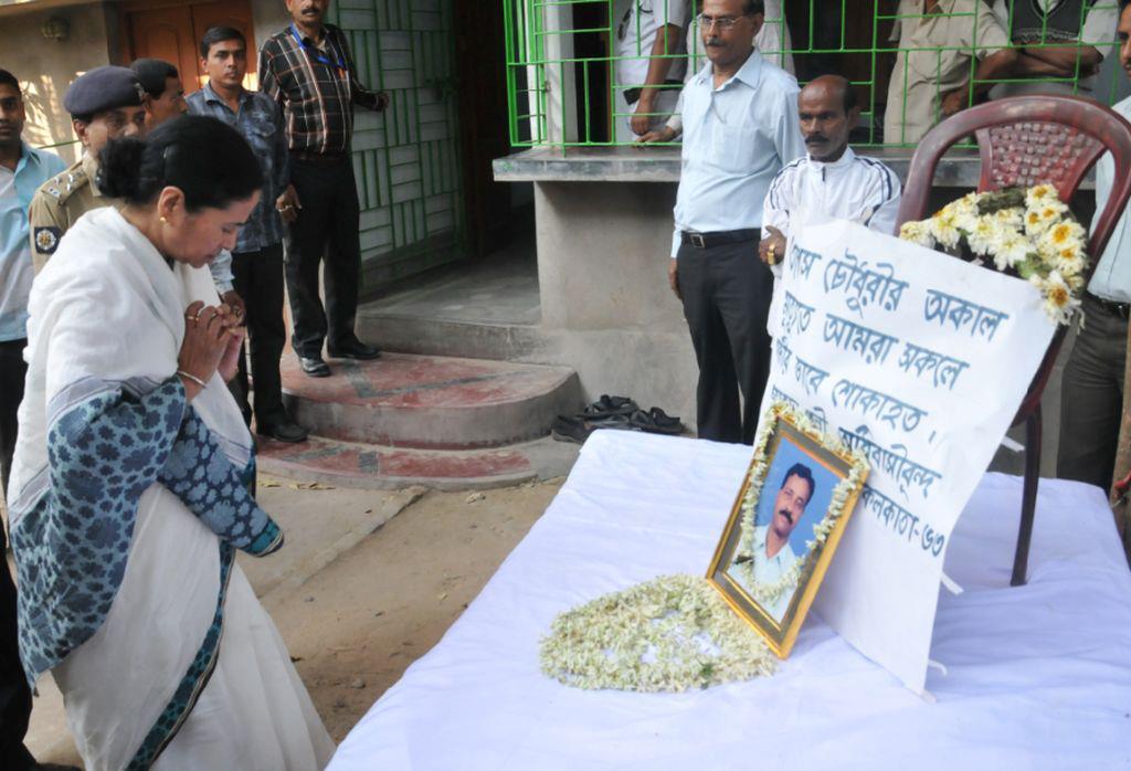 Chief Minister meets SI Tapas Chowdhury`s family, says those guilty will not be spared