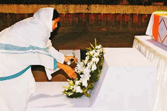 CM pays homage to Naga security personnel who died in an armed encounter with Maoists at Balarampur in Purulia CM pays homage to Naga security personnel who died in an armed encounter with Maoists at Balarampur in Purulia