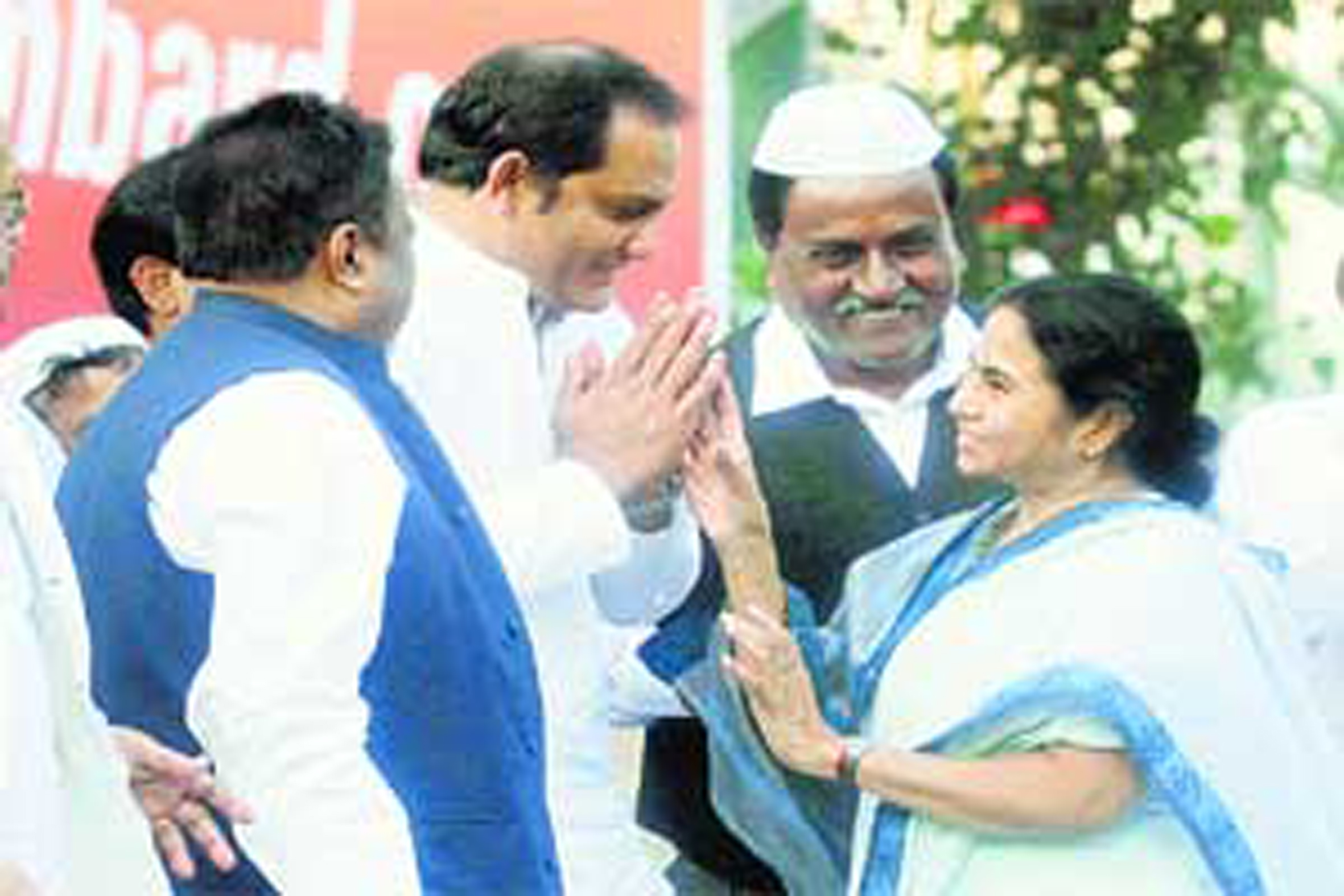 Mamata Banerjee warns about the secret alliance between CPM and BJP Mamata Banerjee warns about the secret alliance between CPM and BJP