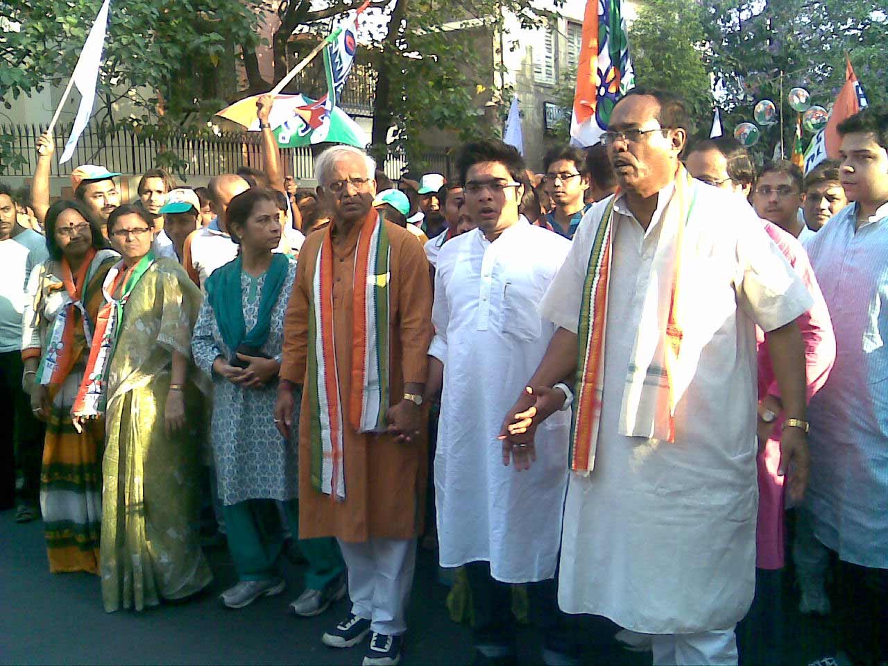 Abhishek Banerjee leads a huge Walk For Change in support of Subrata Bakshi Abhishek Banerjee leads a huge Walk For Change in support of Subrata Bakshi