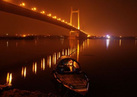 CM suggests facelift of Kolkata riverfront CM suggests facelift of Kolkata riverfront