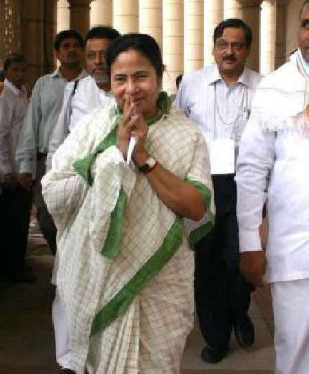 Mamata pressures the Union Government over black money issue Mamata pressures the Union Government over black money issue