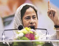 Chief Minister attends Minorities Dept. programme; gives away scholarship to 75,000 students Chief Minister attends Minorities Dept. programme; gives away scholarship to 75,000 students