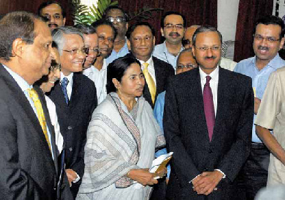 Mamata`s bid to bond with Industry Mamata`s bid to bond with Industry