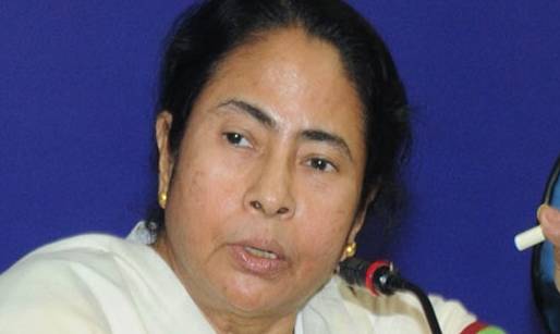 Chief Minister condemns the UPA government for giving nod to FDI in retail Chief Minister condemns the UPA government for giving nod to FDI in retail