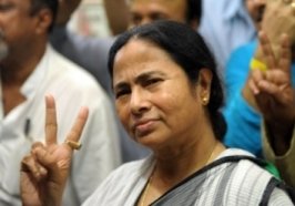 CM bonds Opposition with the Government in All Party Meet CM bonds Opposition with the Government in All Party Meet