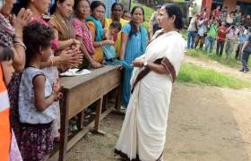 WB CM monitors relief work in the Hills for the second successive day WB CM monitors relief work in the Hills for the second successive day