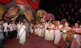 Mamata Banerjee inaugurates several Durga Puja pandals in Kolkata Mamata Banerjee inaugurates several Durga Puja pandals in Kolkata
