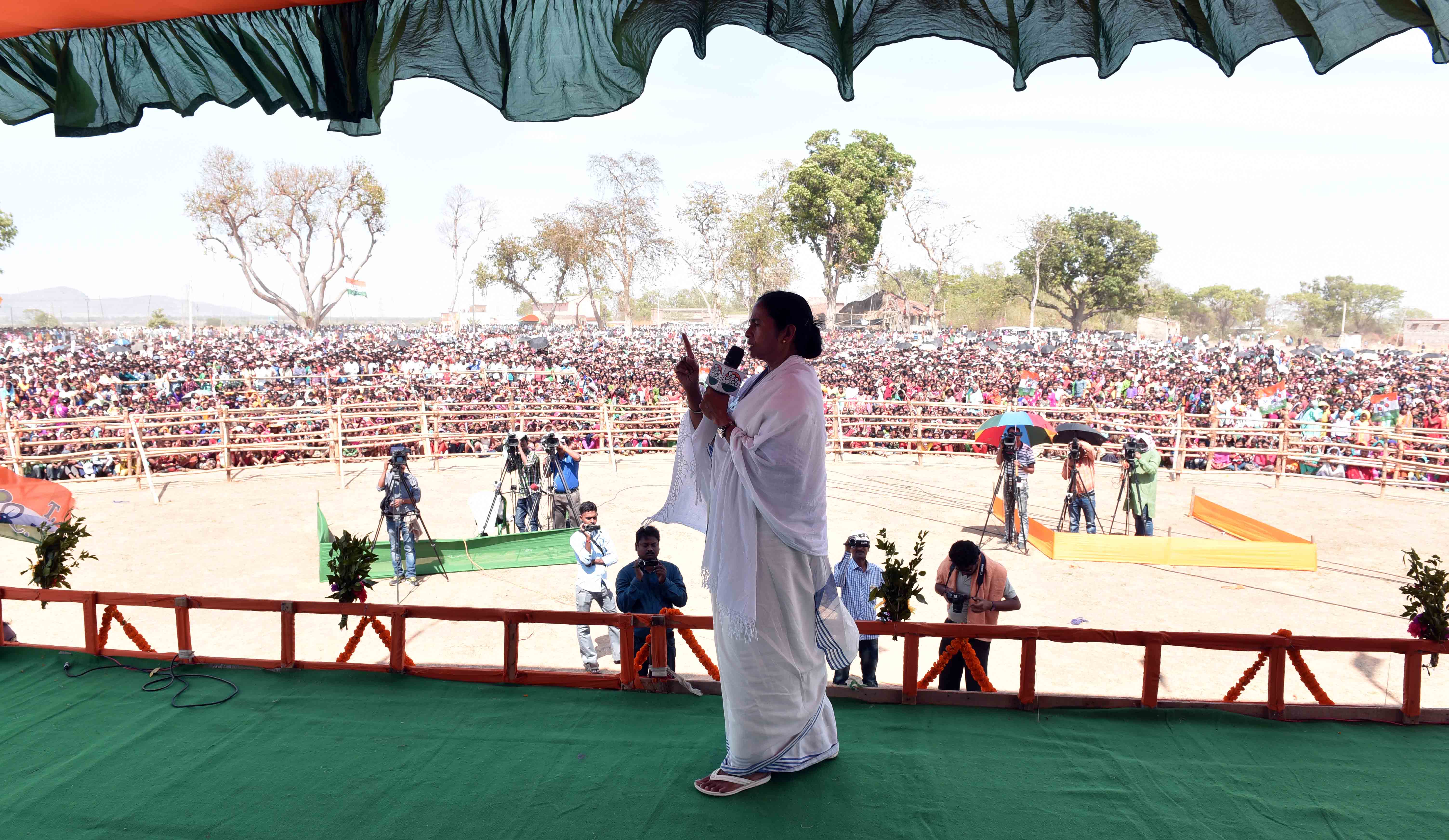 Second Day of Mamata Banerjee’s campaign in Purulia Second Day of Mamata Banerjee’s campaign in Purulia