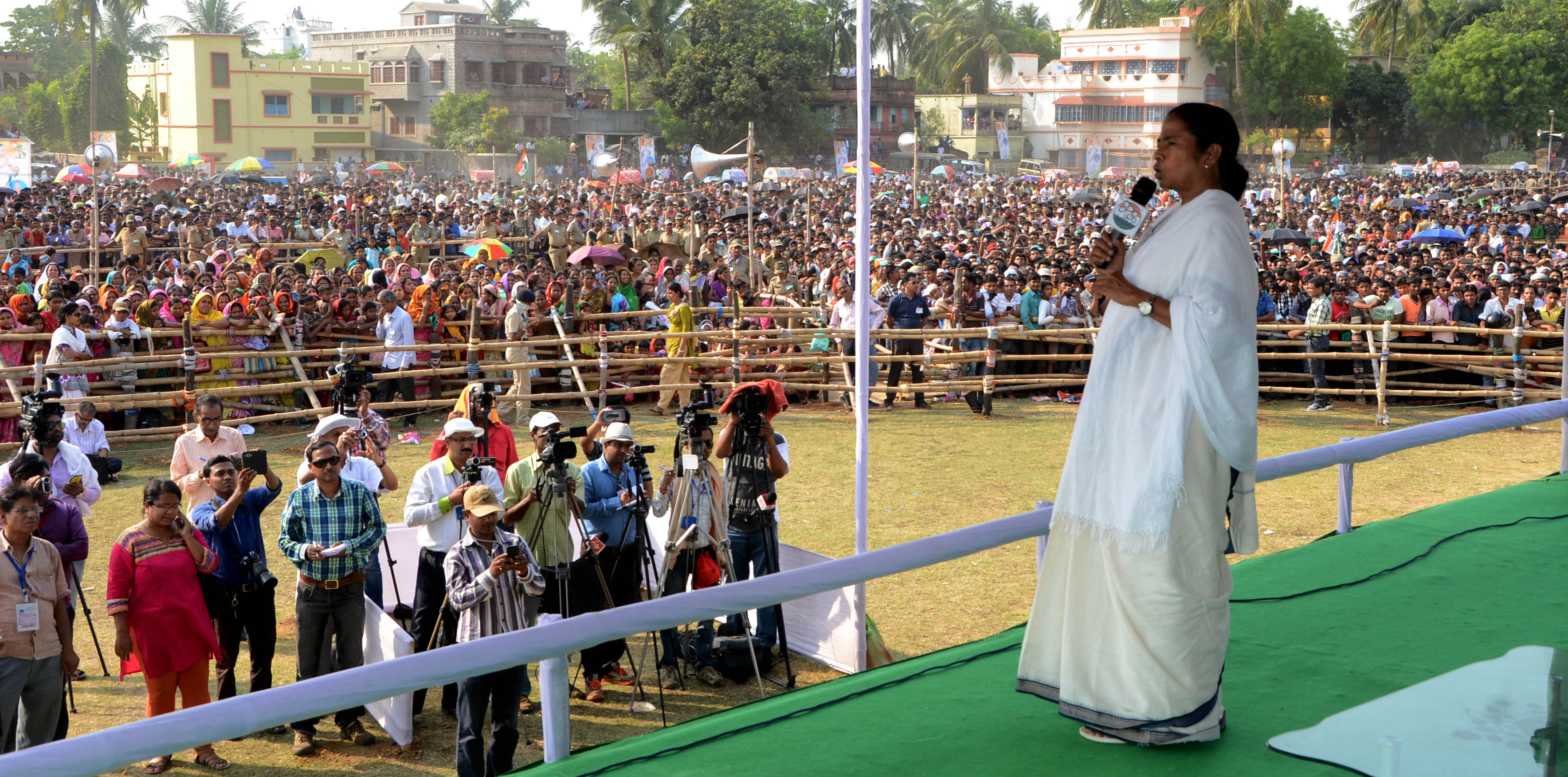 Mamata Banerjee attacks CPM-Congress alliance in Murshidabad & Nadia rallies