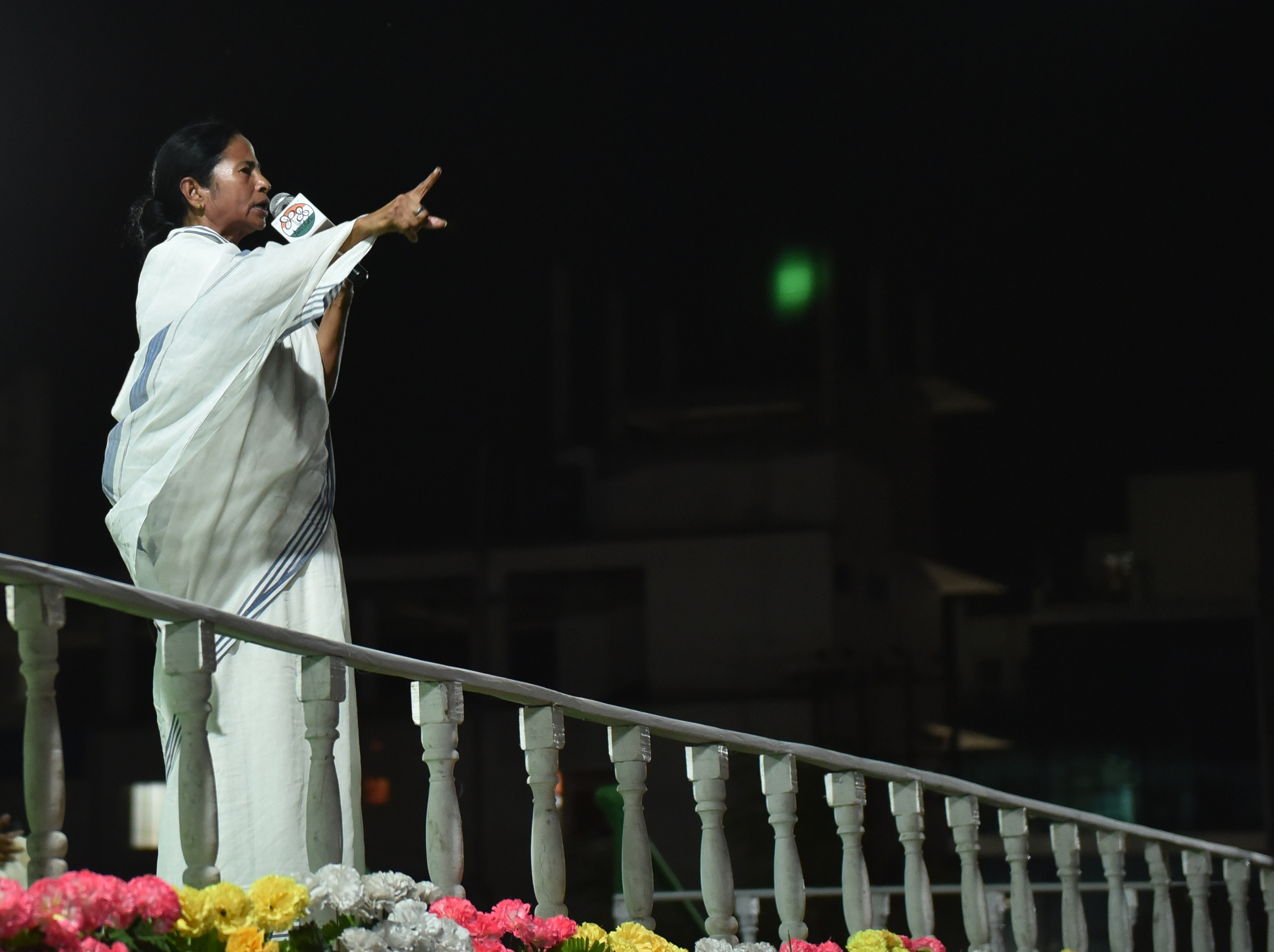 Didi blasts ABP, Aveek Sarkar for being most destructive elements in Bengal Didi blasts ABP, Aveek Sarkar for being most destructive elements in Bengal