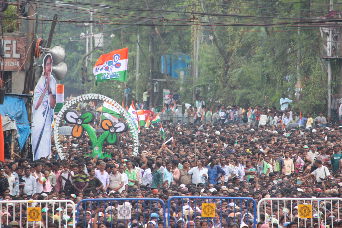 Youth turn out in large numbers for Martyrs’ Day rally Youth turn out in large numbers for Martyrs’ Day rally