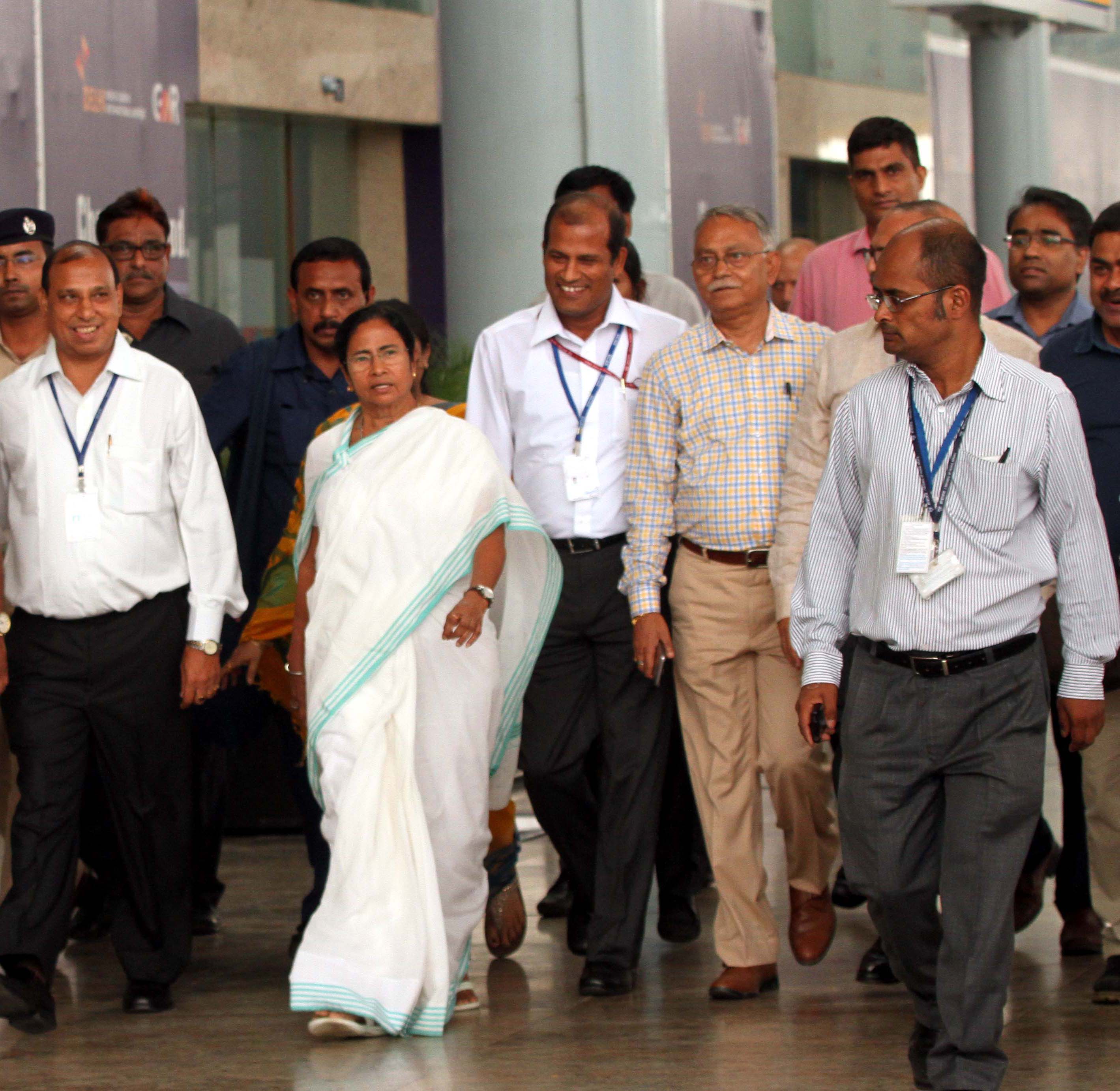 WB CM arrives in Delhi, to visit Parliament Central Hall today WB CM arrives in Delhi, to visit Parliament Central Hall today