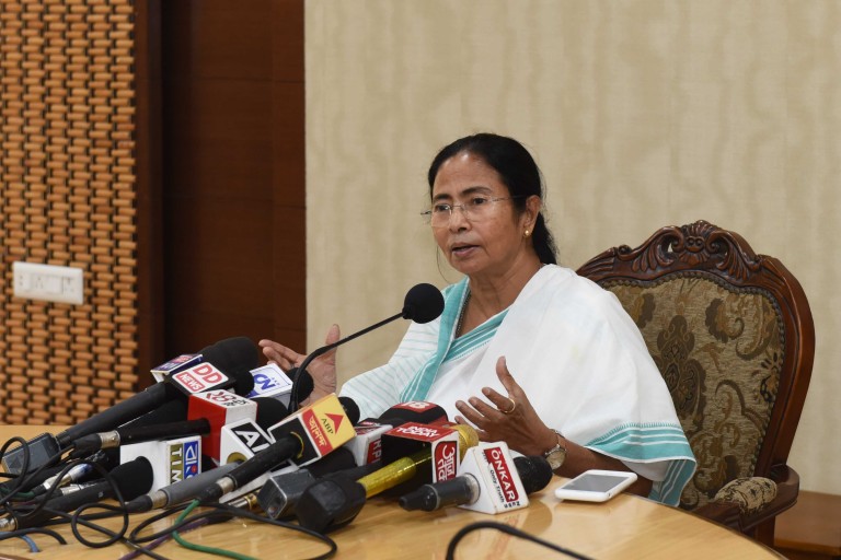 Catch the cheaters and black money hoarders but spare the common people: Mamata Banerjee Catch the cheaters and black money hoarders but spare the common people: Mamata Banerjee