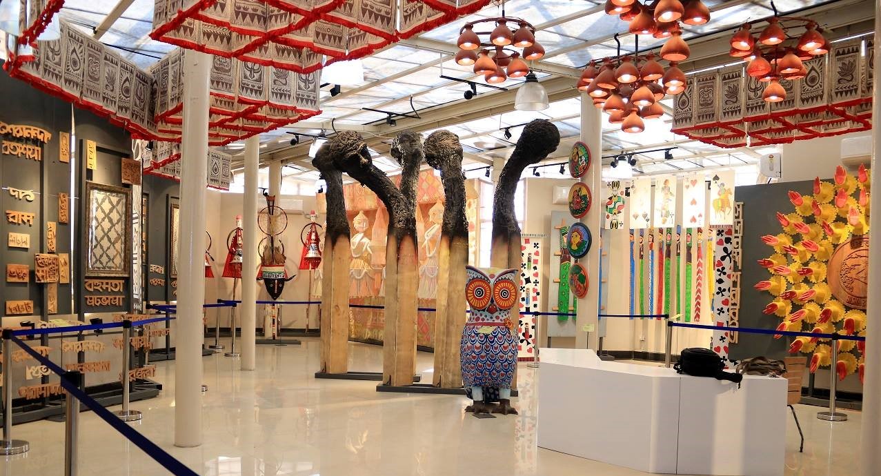 Bengal Govt sets up a museum featuring artwork of award-winning Durga Puja pandals