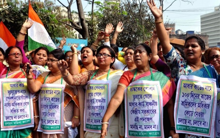 Trinamool protests against linking mid-day meals to Aadhaar Trinamool protests against linking mid-day meals to Aadhaar