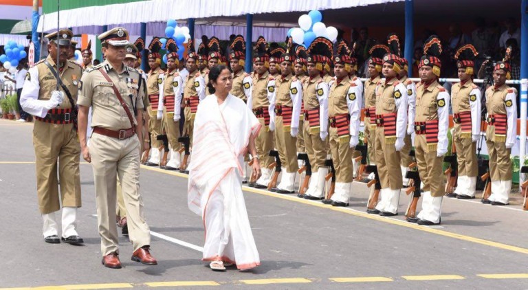 Bengal CM felicitates police personnel with Police Medal for Commendable Service on Independence Day Bengal CM felicitates police personnel with Police Medal for Commendable Service on Independence Day