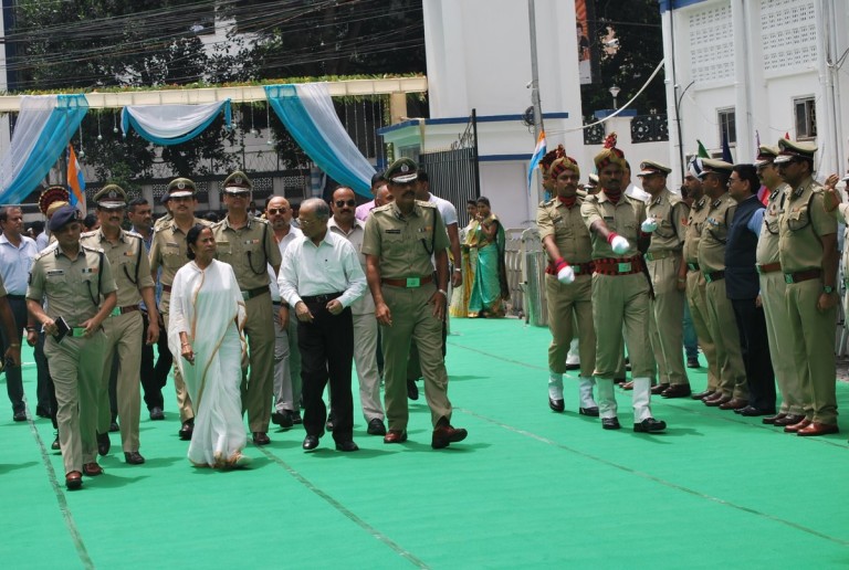 Bengal CM inaugurates renovated Bhabani Bhavan, discusses various issues with police officials Bengal CM inaugurates renovated Bhabani Bhavan, discusses various issues with police officials