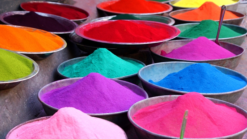 Organic ‘aabir’ to make this Dol even more colourful