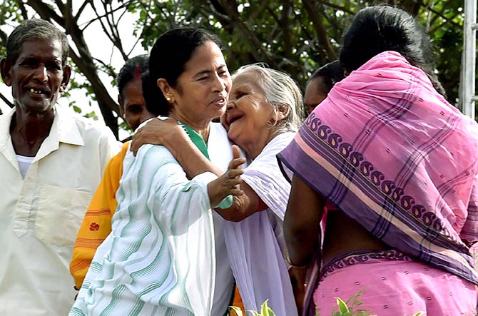 Bangla Govt to construct a monument at Singur