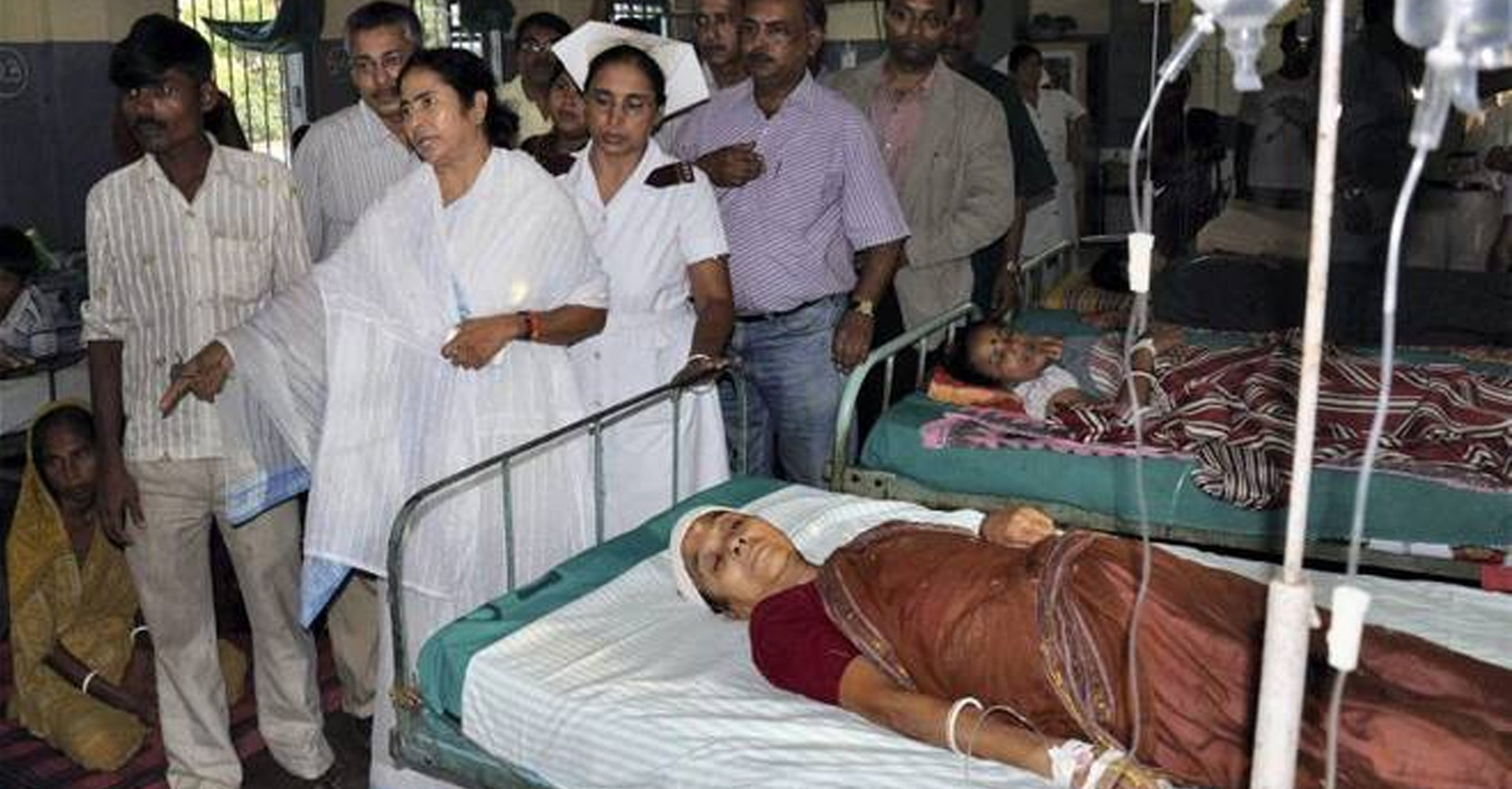 সরকারি হাসপাতালের শয্যাসংখ্যার নিরিখে মমতার বাংলা এক নম্বরে সরকারি হাসপাতালের শয্যাসংখ্যার নিরিখে মমতার বাংলা এক নম্বরে