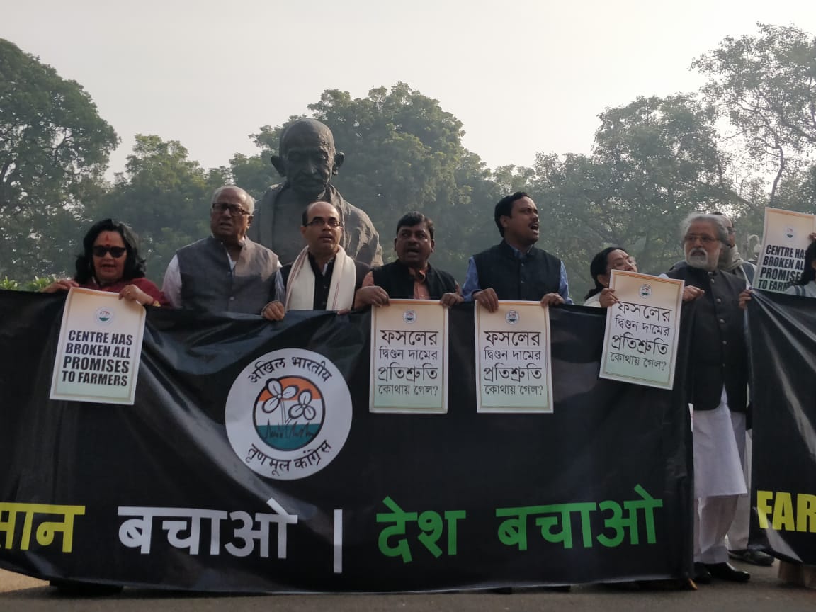 Agrarian crisis – Trinamool protests in Parliament