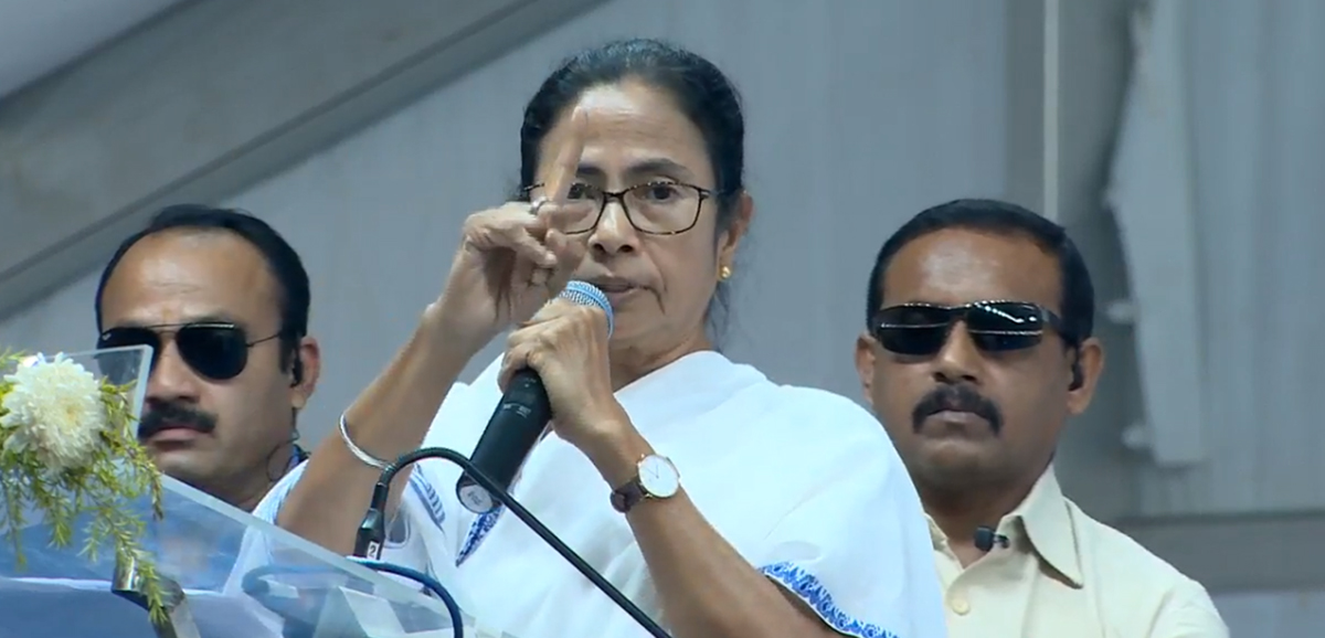 Those who beat up other people can never be real Hindus: Mamata Banerjee Those who beat up other people can never be real Hindus: Mamata Banerjee