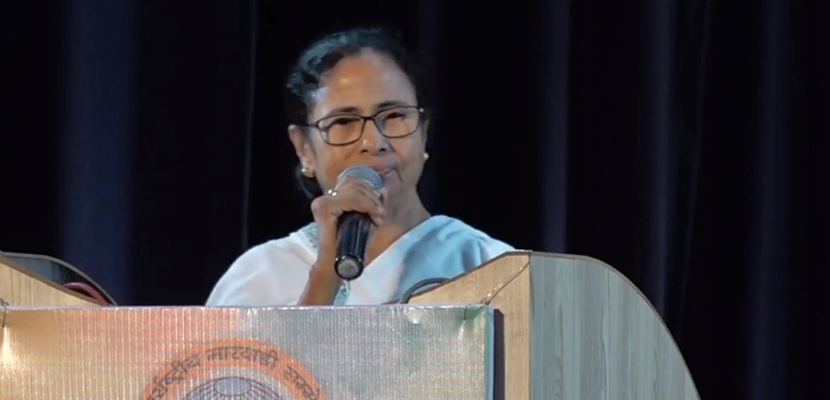 Mamata Banerjee challenges Modi-Shah, ‘compete with me in chanting mantras’ Mamata Banerjee challenges Modi-Shah, ‘compete with me in chanting mantras’