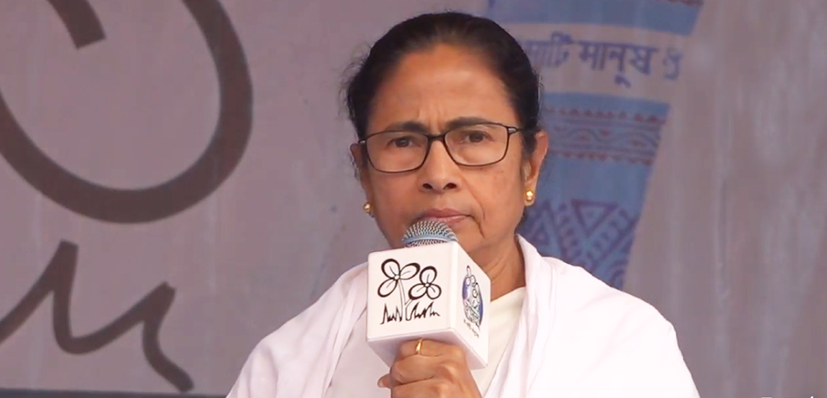 Your first vote should be for development, not destruction: Mamata Banerjee at Siliguri Your first vote should be for development, not destruction: Mamata Banerjee at Siliguri