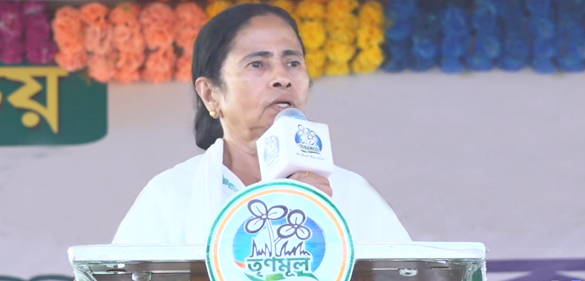 There will now be poriborton in Delhi too: Mamata Banerjee at Khanakul