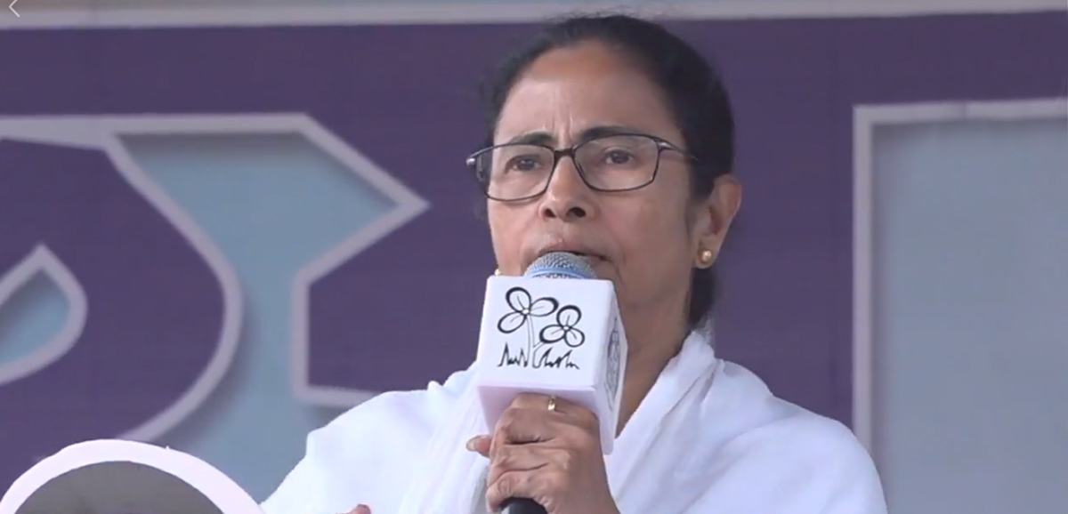 বাংলার মানুষ শান্তি ও সম্প্রীতিতে বিশ্বাস করেন: কৃষ্ণনগরে বললেন মমতা বন্দ্যোপাধ্যায় বাংলার মানুষ শান্তি ও সম্প্রীতিতে বিশ্বাস করেন: কৃষ্ণনগরে বললেন মমতা বন্দ্যোপাধ্যায়