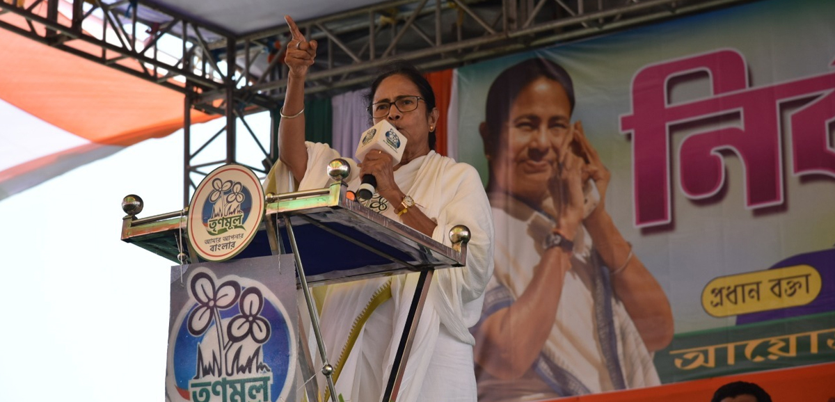 EC must check all vehicles for cash, including ministers’ cars: Mamata Banerjee at Hasnabad
