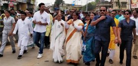As Cyclone Fani exits Bangla, Didi hits the streets – in Chandrakona and Ghatal As Cyclone Fani exits Bangla, Didi hits the streets – in Chandrakona and Ghatal