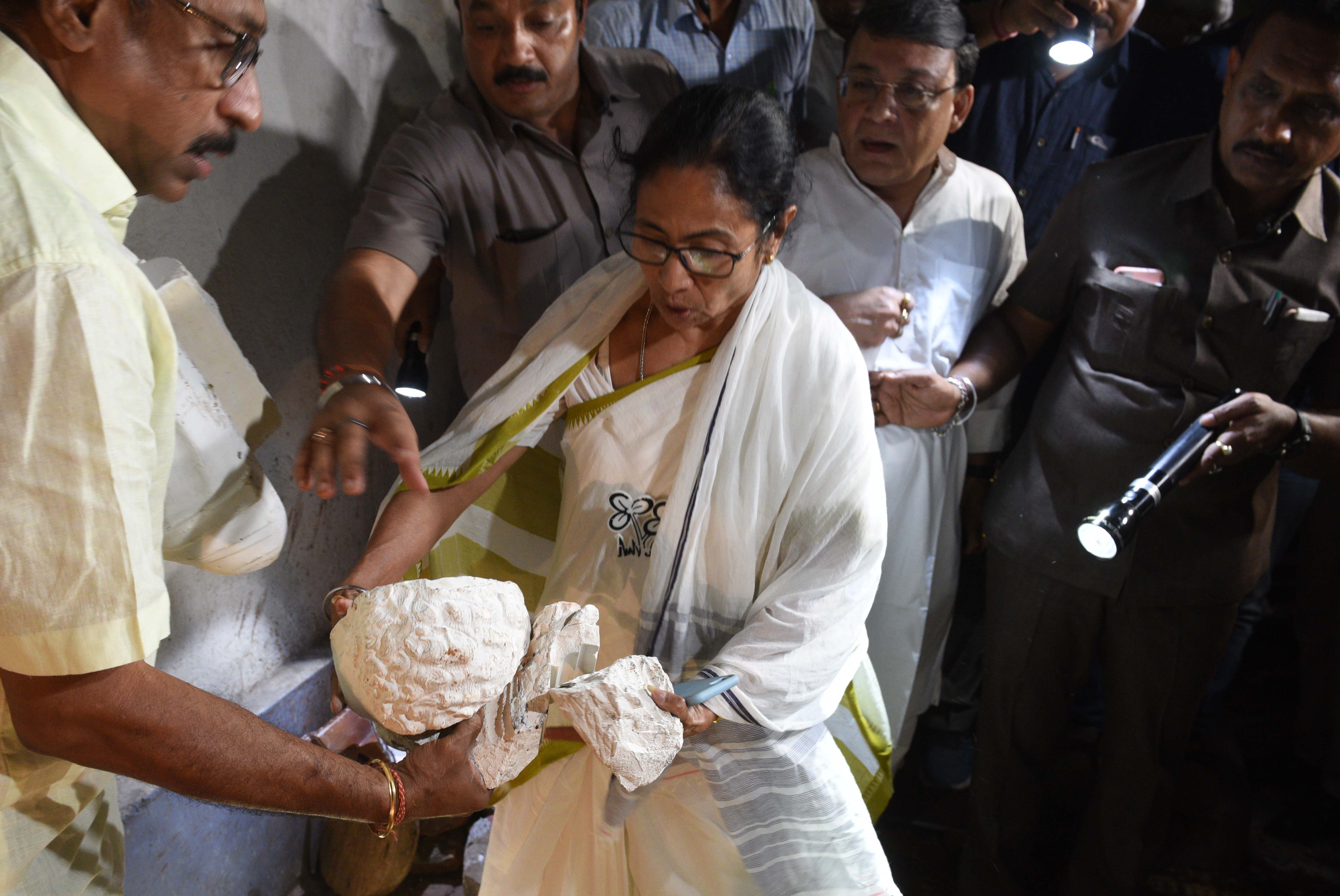 ‘Never Seen Such Political Violence in Kolkata’: Mamata Condemns Attacks on Vidyasagar College ‘Never Seen Such Political Violence in Kolkata’: Mamata Condemns Attacks on Vidyasagar College