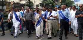 Mamata Banerjee walks to raise awareness about water conservation
