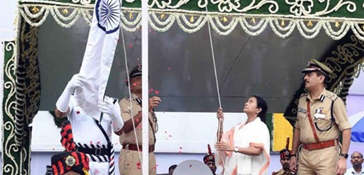 Bangla CM hoists the national flag on the occasion of Independence Day Bangla CM hoists the national flag on the occasion of Independence Day