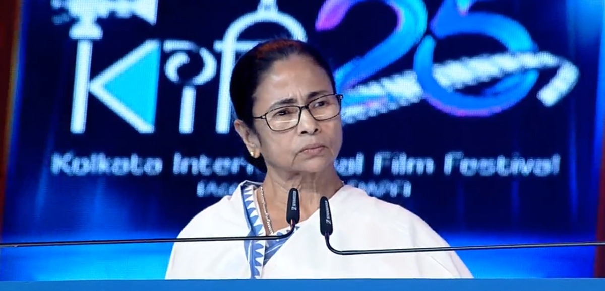 Bangla will hold its head high, will fight to live: Didi Bangla will hold its head high, will fight to live: Didi