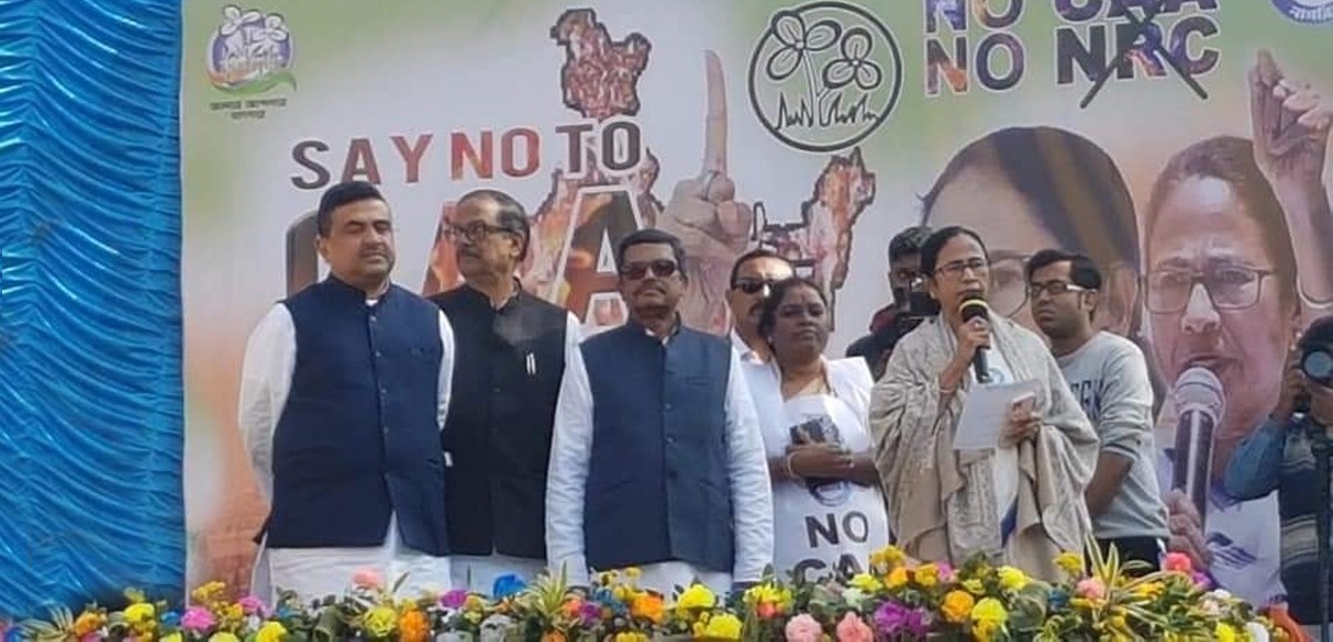 Come together and isolate BJP everywhere: Didi in Purulia
