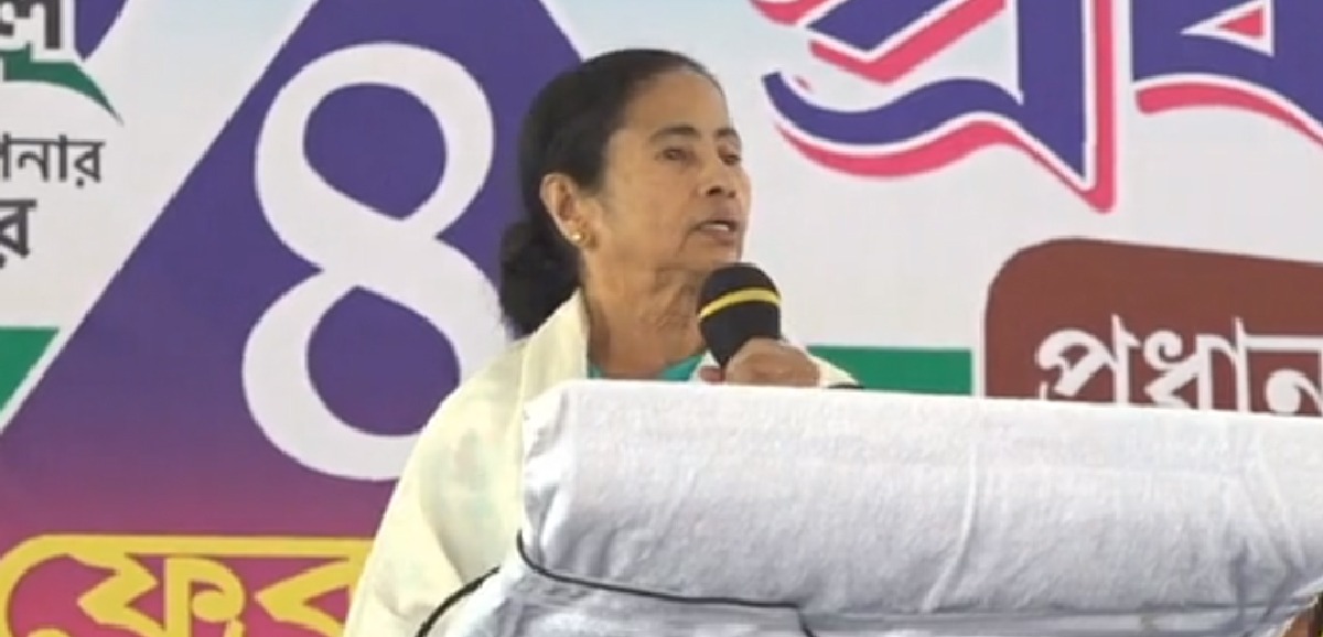 ‘উদ্বাস্তুদের নিয়ে মিথ্যে বলছে বিজেপি’, বনগাঁয় বললেন মমতা বন্দ্যোপাধ্যায়